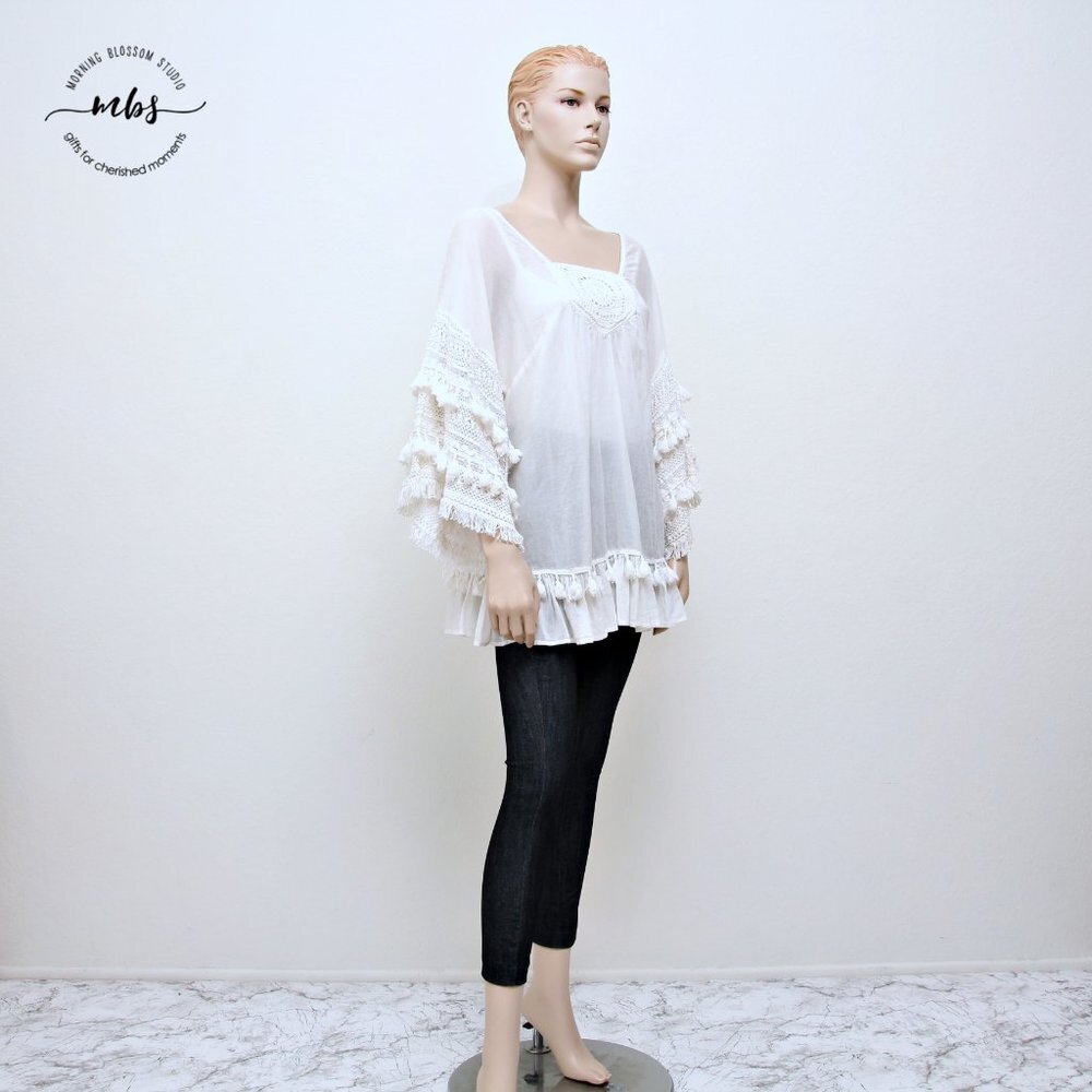 Lara Ethnics Boho Crochet‎ Short Fringe Square Neck Blouse